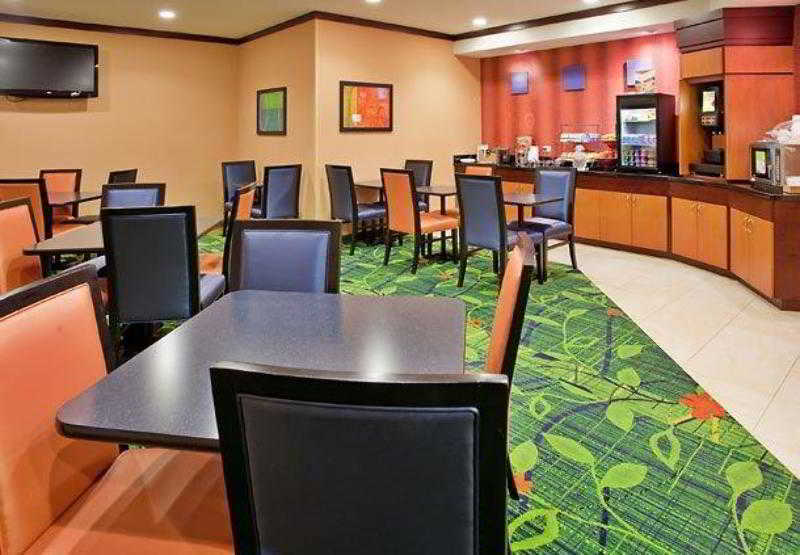 Comfort Inn & Suites Westfield Exterior photo