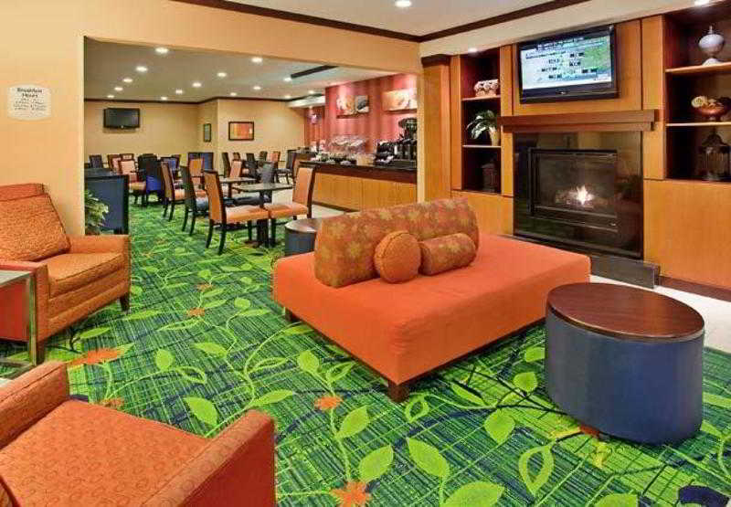Comfort Inn & Suites Westfield Exterior photo