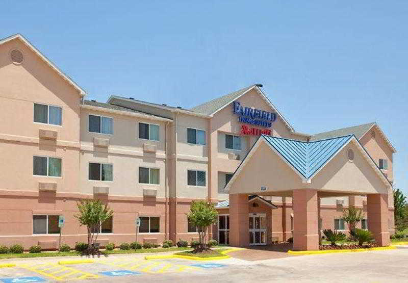 Comfort Inn & Suites Westfield Exterior photo